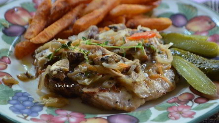 Рецепт свиных котлет с вином марсала и грибами