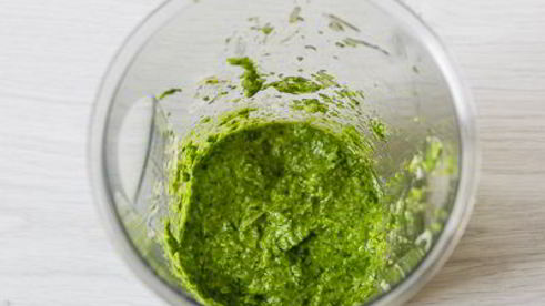 запеченные куриные котлеты с песто