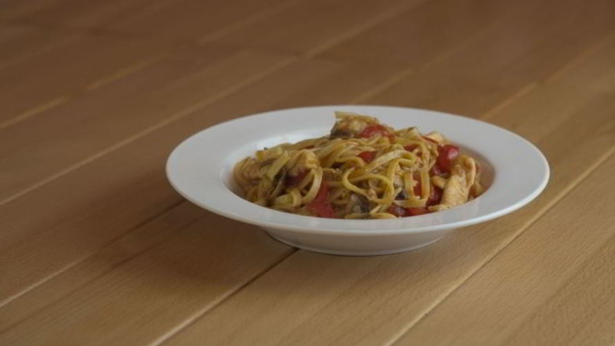 Рецепт лапши с курицея и овощами