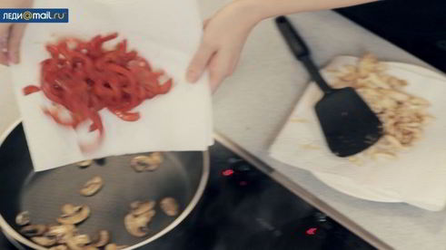 лапша с курицей и овощами