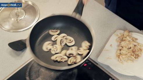 лапша с курицей и овощами