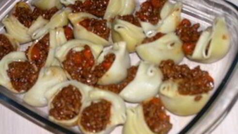 лазанья из лумакони с мясным соусом по-мексикански