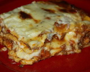 Лазанья под соусом бешамель