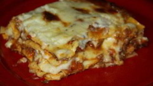 лазанья под соусом бешамель