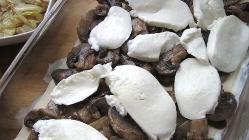 лазанья с брокколи, брюссельской капустой и грибами для гарфилда