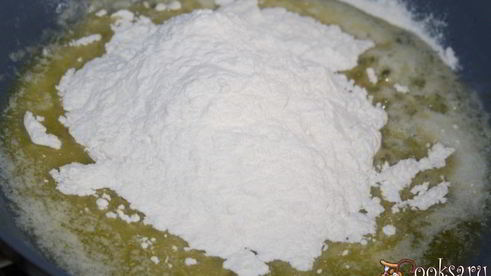 лазанья с мясным фаршем и базиликом