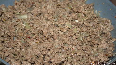 лазанья с мясным фаршем и базиликом