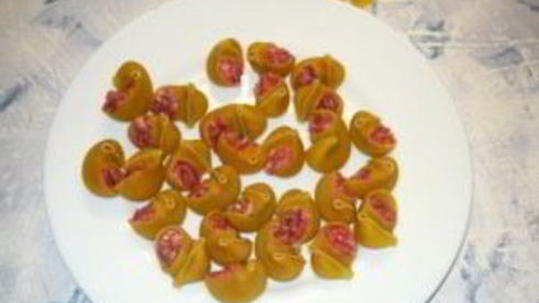 фаршированные ракушки под сливочным соусом