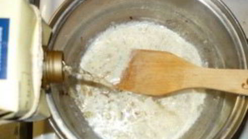 фаршированные ракушки под сливочным соусом