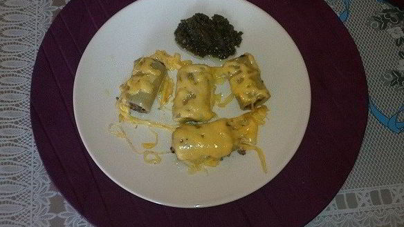 Рецепт Каннеллонь, фаршированных курицей с черносливом, с песто