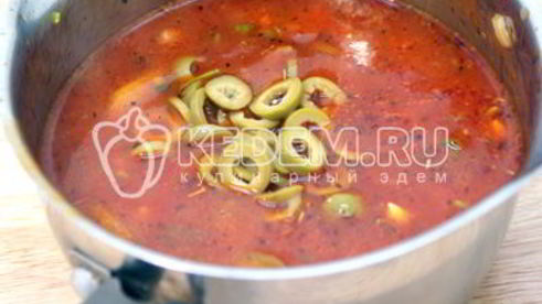 макароны перья с овощной подливой