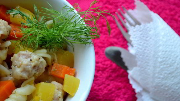 Рецепт Макарон с овощами и мясными шариками