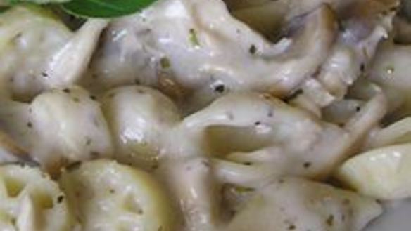 Рецепт Макарон с соусом из кабачков и шампиньонов