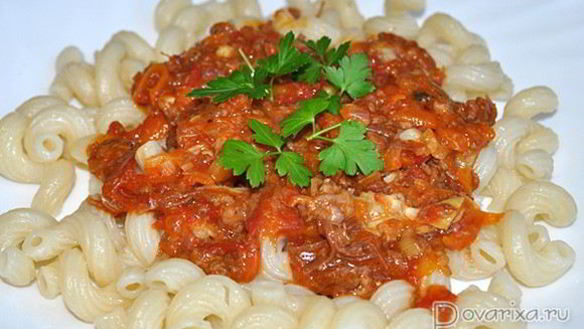 Рецепт Макарон с тушенкой в томатном соусе