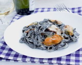 Паста с чернилами каракатицы