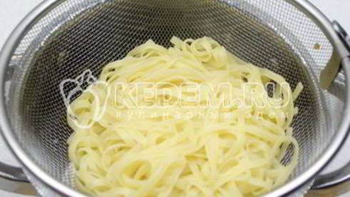 паста с шампиньонами и креветками