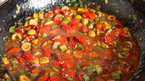 паста с цуккини и томатами черри