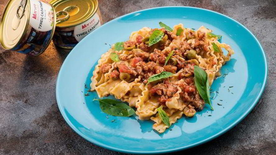 Рецепт пасты с тунцом, оливками и чесноком