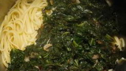 паста с тушеной капустой кале