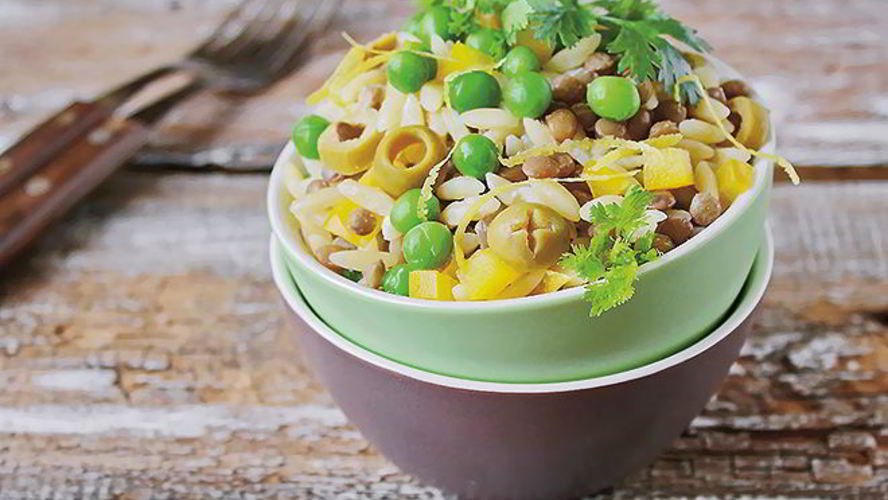 Рецепт пасты с зеленой чечевицей, оливками и лимоном