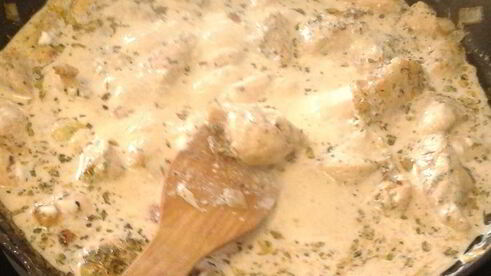 спагетти с индейкой и творожным сыром