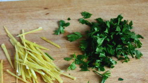 спагетти с креветками и спаржей