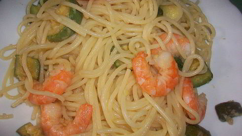 спагетти с креветками и цукини