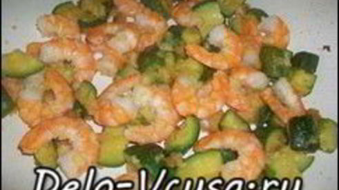 спагетти с креветками и цукини