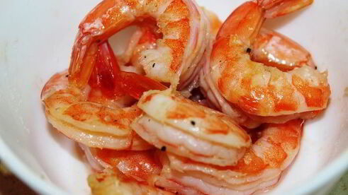 спагетти с креветками в чесночно-сливочном соусе