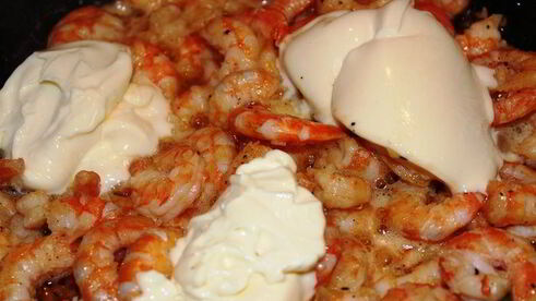 спагетти с креветками в чесночно-сливочном соусе