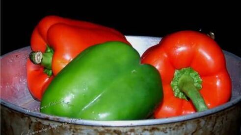 спагетти с курицей и запеченными перцами