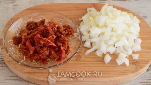 спагетти с курицей в сливочном соусе