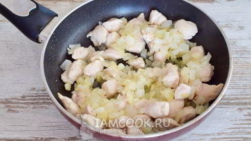 спагетти с курицей в сливочном соусе