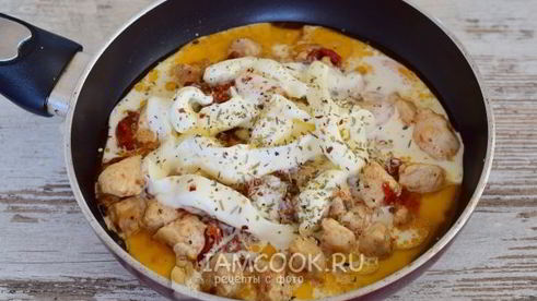 спагетти с курицей в сливочном соусе