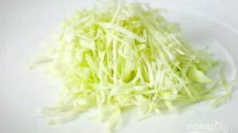 жареная лапша с курицей и креветками