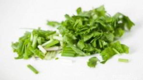 жареная лапша с курицей и креветками