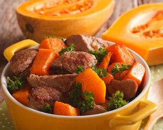 Говядина с тыквой в духовке