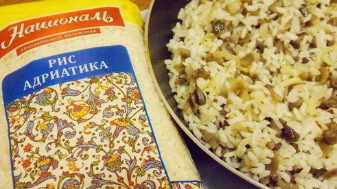 курица, фаршированная рисом и шампиньонами