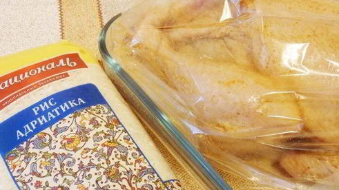 курица, фаршированная рисом и шампиньонами