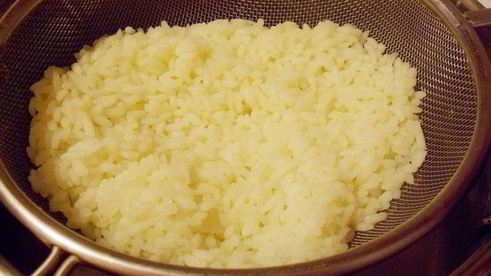 курица, фаршированная рисом и шампиньонами