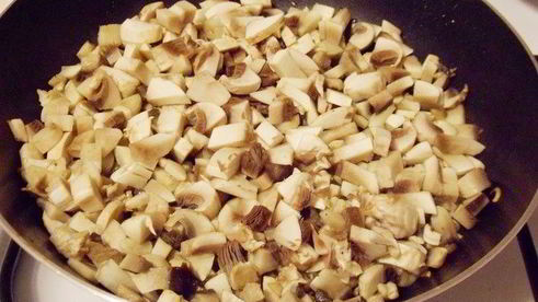 курица, фаршированная рисом и шампиньонами