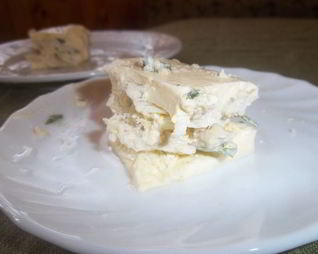 Курица под майонезом