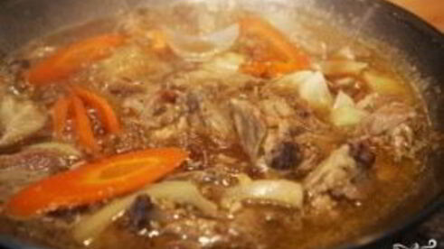 курица с черносливом тушеная