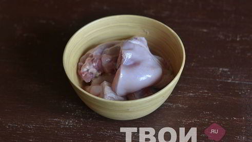 курица с грибами в горшочке