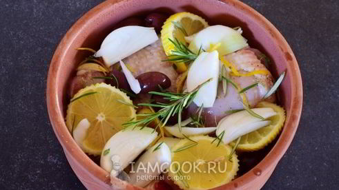 курица с лимоном и розмарином по-гречески