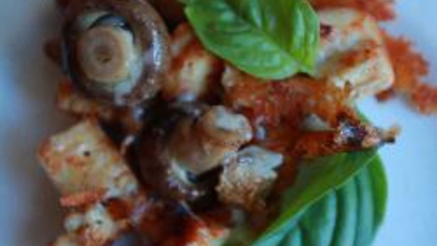 Рецепт курицы жаренной с грибами и сыром