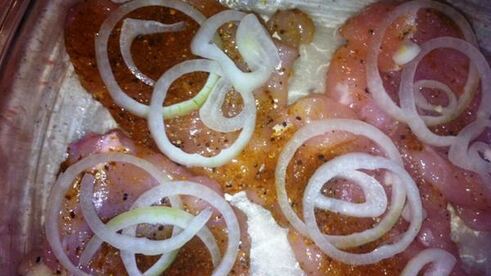 отбивная из индейки под овощами