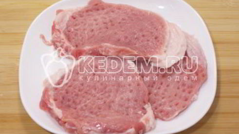 отбивные из свинины с грибами под сыром