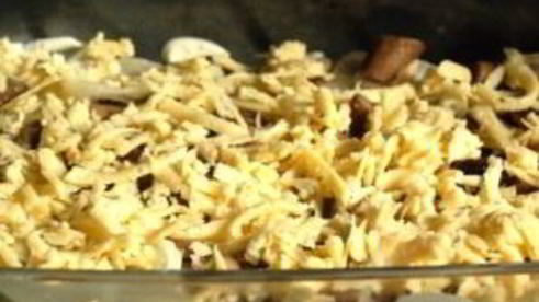 свинина с грибами под сыром