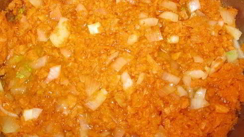 свинина, тушенная в белом соусе